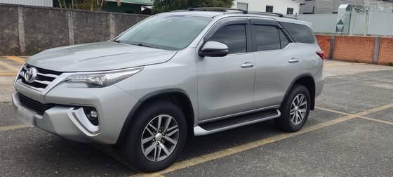 TOYOTA HILUX SW4 2.8 SRX 4X4 16V TURBO INTERCOOLER DIESEL 4P AUTOMÁTICO